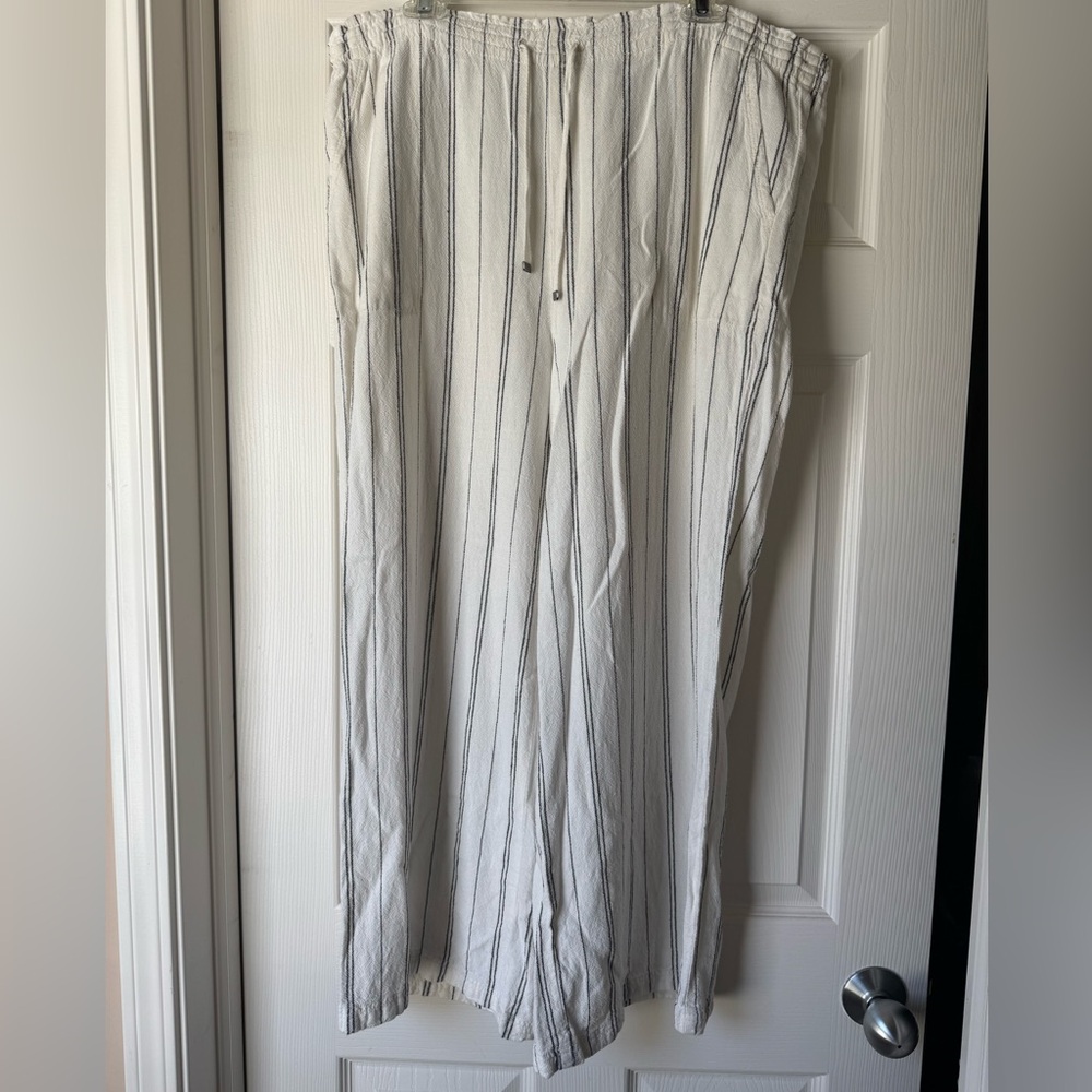Time and Tru White and Black stripe flowy linen blend pants - size XL